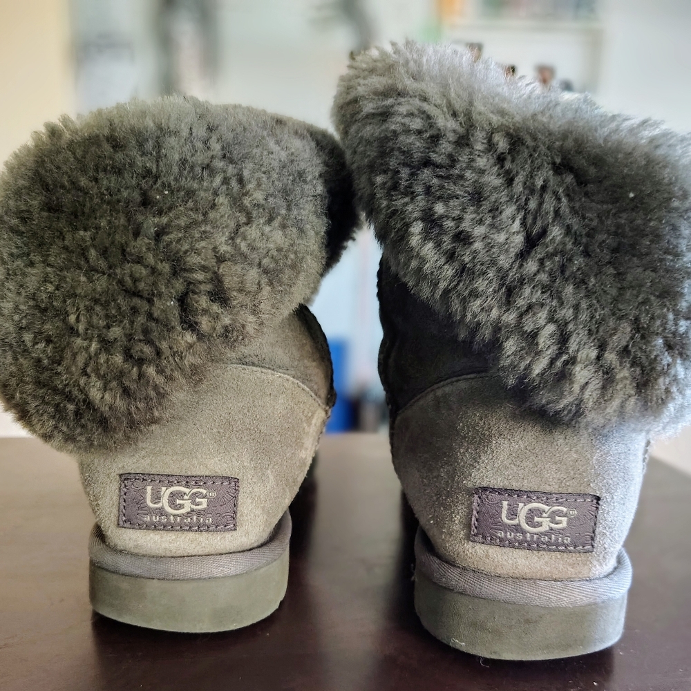 Ugg Bailey Button Boots Size 8